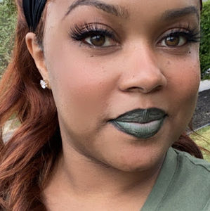 Meet your Posher, Briana